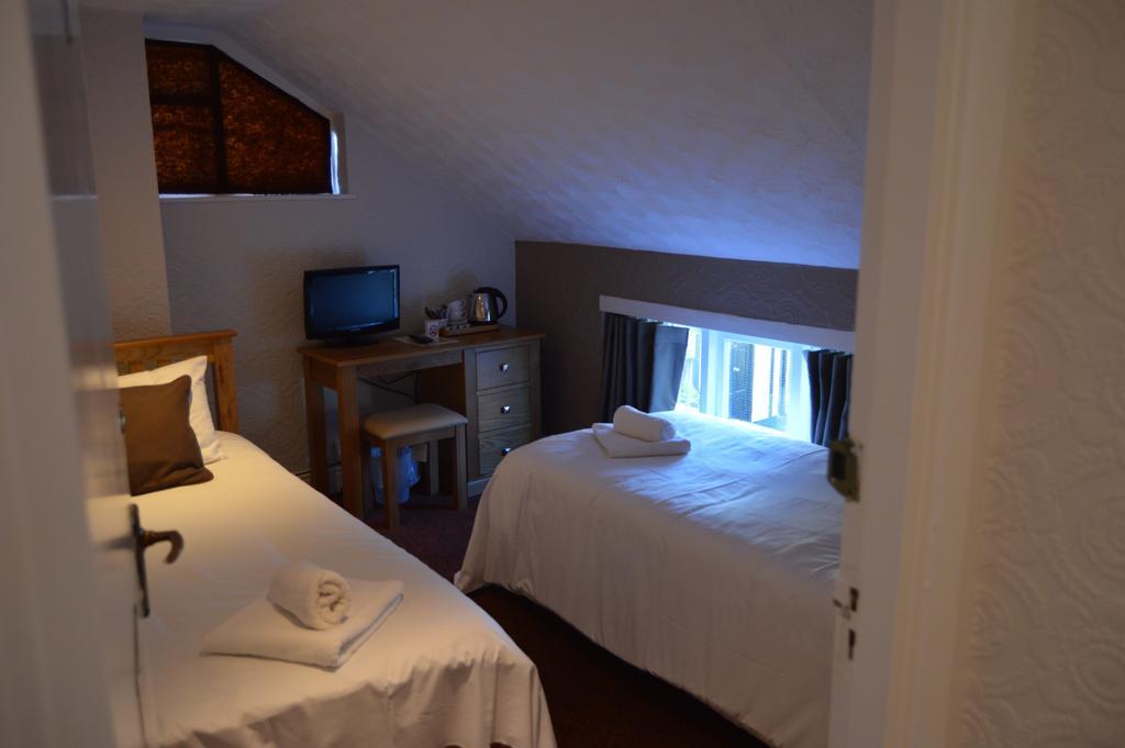 The Crown Inn Hotel Long Melford Room photo