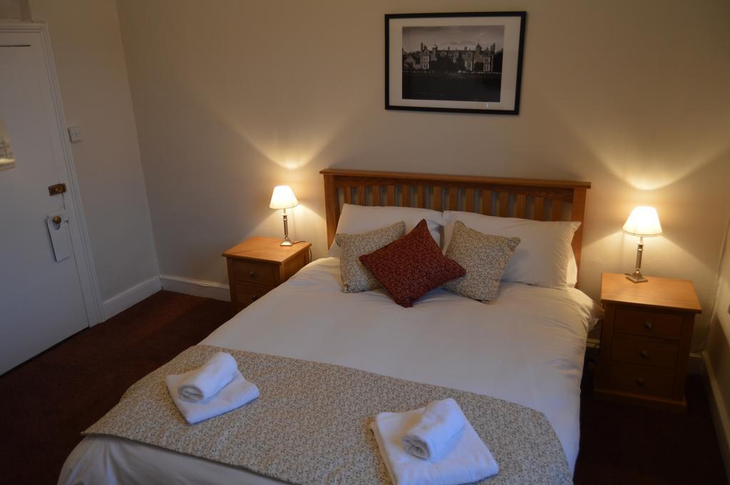 The Crown Inn Hotel Long Melford Room photo
