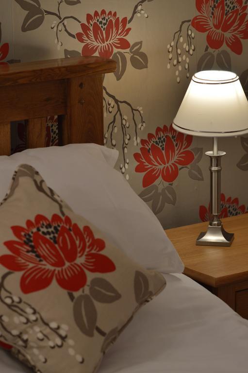 The Crown Inn Hotel Long Melford Room photo
