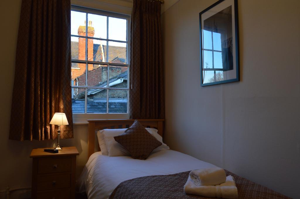 The Crown Inn Hotel Long Melford Room photo